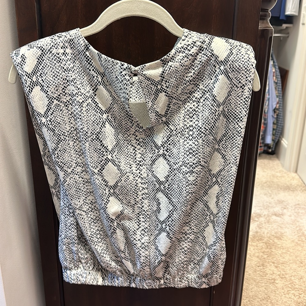 Snake print top - Picture 2 of 3